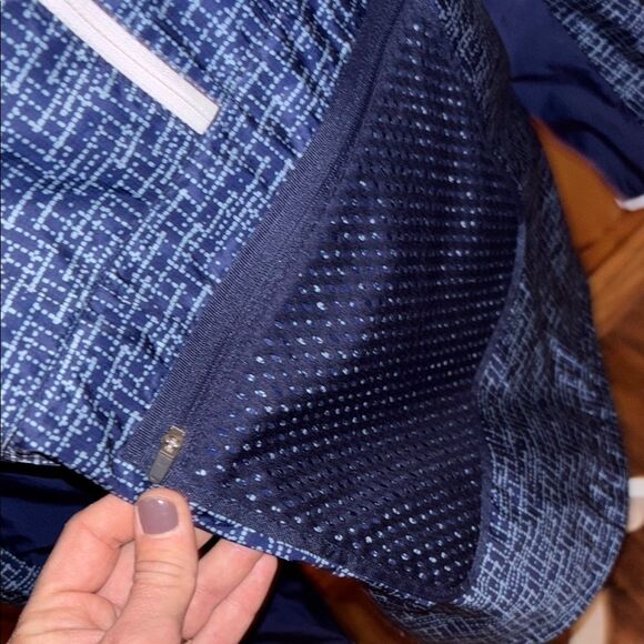 New Balance Black and Gray Hooded light weight Jacket with Reflective Accents - Picture 4 of 11